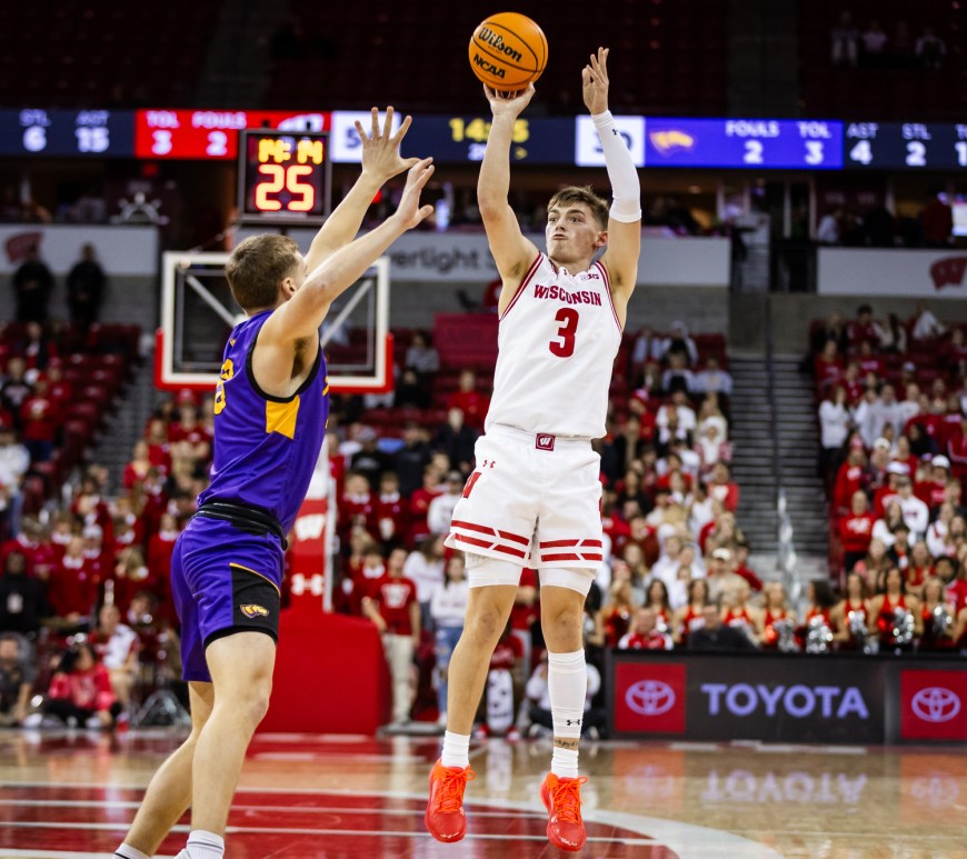 A photo of Connor Essegian shooting for the Wisconsin Badgers basketball team.