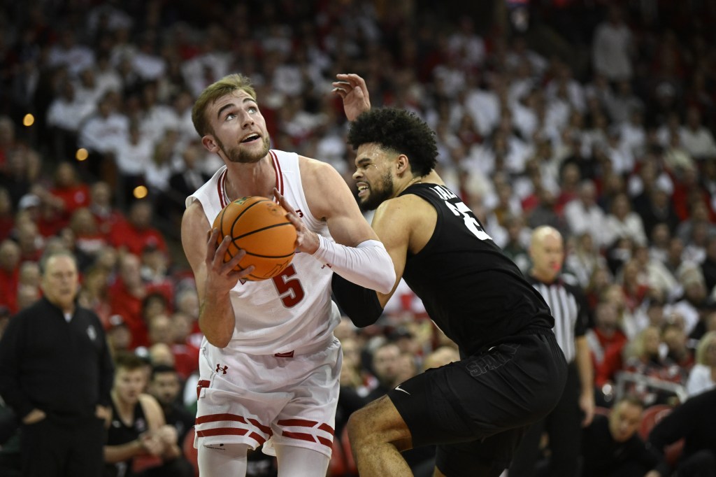 A photo of Tyler Wahl of the Wisconsin Badgers